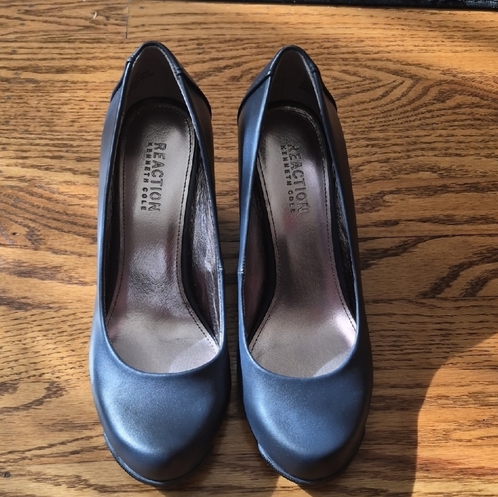 Kenneth Cole Reaction Women's Navy Heels